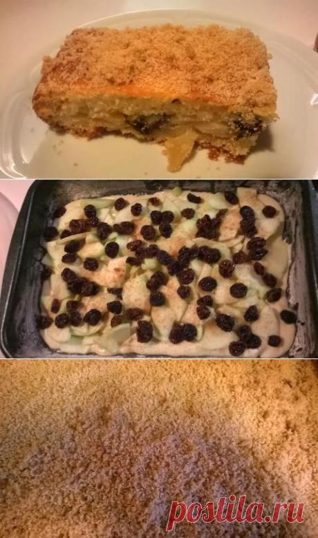 Яблочный сметаный пирог с изюмом и хрустящей крошкой | 4vkusa.ru