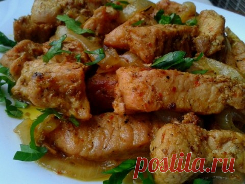 Жаренная свинина с луком - быстро и вкусно!