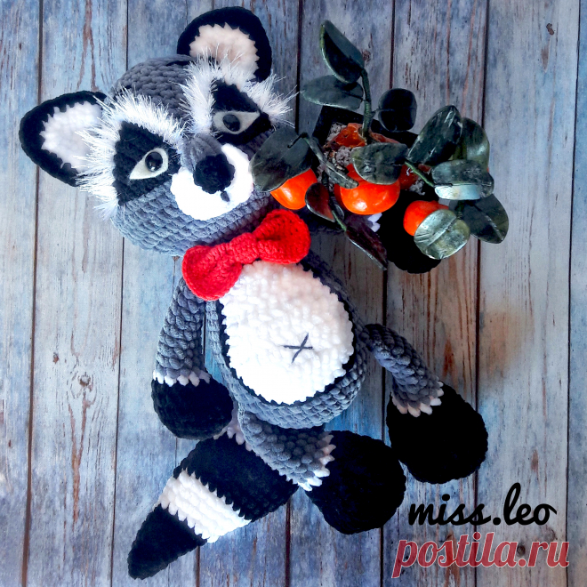 PDF Енот крючком. FREE crochet pattern; Аmigurumi animal patterns. Амигуруми схемы и описания на русском. Вязаные игрушки и поделки своими руками #amimore - плюшевый енот, большой енотик из плюшевой пряжи.