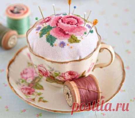 Милые и столь необходимые игольницы! 

Небольшая подборка вам, дорогие вышивальщицы, для вдохновения
Девочки, давайте делиться фото не только своих вышивальных процессов , но и милых и полезных в работе штучек? 
Например, игольниц 

#рукодельница#наборыдлявышивания#товарыдлярукоделия#embroidery #рукоделие #stitching #needlework #вышивание#вышивка_крестом#творчество #ручнаяработа #искусство#handmade#новинкивышивки#бабушкиуженевышивают#новинки_вышивки