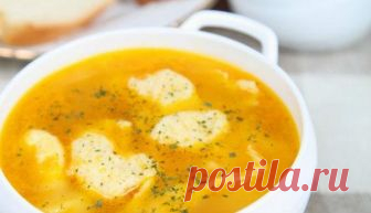 Ароматный суп с нежными комочками теста получается сытным, вкусным, аппетитным, смотрится просто чудесно и придётся по вкусу и детям, и взрослым. При наличии заранее сваренного куриного бульона, суп...