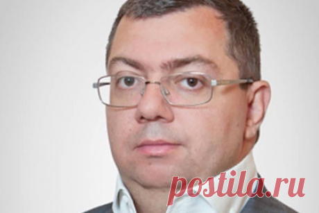 Замдиректора ЦЭНКИ по итогам проверки «Роскосмоса» заключен под стражу. Благовещенский суд отправил под стражу заместителя генерального директора Центра эксплуатации объектов наземной космической инфраструктуры Марата Арустамова на два месяца до 20 декабря. Арустамова подозревают в мошенничестве по части 4 статьи 159 УК РФ при выполнении подрядных работ на космодроме Восточный.