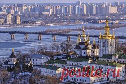 В Киеве объявлена воздушная тревога. В Киеве и ряде областей Украины объявлена воздушная тревога, свидетельствуют данные онлайн-карты воздушных тревог Министерства цифровой трансформации республики. Тревогу в украинской столице объявили в 13:20 (14:20 по московскому времени). Помимо этого, сигналы прозвучали в Полтавской, Харьковской и других областях.