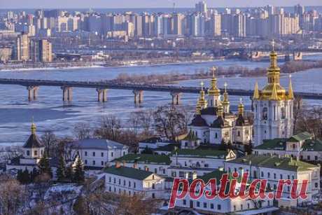 В Киеве объявлена воздушная тревога. В Киеве и ряде областей Украины объявлена воздушная тревога, свидетельствуют данные онлайн-карты воздушных тревог Министерства цифровой трансформации республики. Тревогу в украинской столице объявили в 13:20 (14:20 по московскому времени). Помимо этого, сигналы прозвучали в Полтавской, Харьковской и других областях.