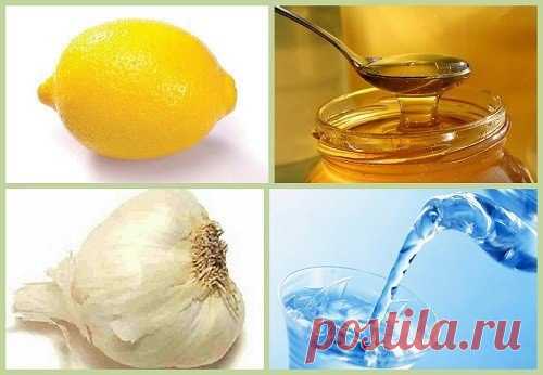 Для улучшения памяти

Если пить этот эликсир каждый день в течение
нескольких месяцев, то очищаются сосуды,
нормализуется давление и улучшается память.
Для его приготовления возьмите
- 1 лимон с кожурой и измельчите
- 1 головку чеснока измельчите
- 1 ст. л. мёда
- 1 л тёплой кипячёной воды
Всё поместите в банку и накройте салфеткой.
Настаивайте 3 дня, затем процедите через марлю.
Пейте по 1-2 ст. л. 3 раза в день после еды.
Эликсир можно делать и без мёда, по вашему вкусу