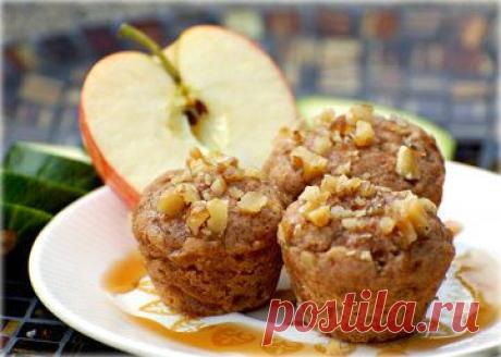 Выпечка с яблоками. Маффины
Маффины с яблоками и орехами хороши и на завтрак и к чаю! Выпечка с яблоками - и вкусная, и полезная!
Рецепт вы полюбите - готовить маффины просто, а получается очень вкусно. Представили? - яблоки, орехи, корица? Мммм...