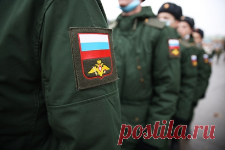 Российский контрактник сбежал из воинской части. В Нижегородской области ведется поиск ефрейтора, сбежавшего из воинской части, дислоцированной в Мулино. 19-летний военнослужащий, проходящий службу по контракту, 4 октября покинул расположение части. Он остановил попутную машину и попросил его подвести. Контрактник прикинулся вахтовиком.