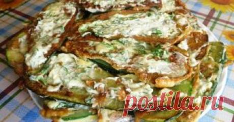 Цукини в кляре с майонезно - чесночным соусом Автор рецепта Наталья Василенко Цукини в кляре с майонезно - чесночным соусом - пошаговый рецепт с фото. Закуска цукини в кляре с майонезно-чесночным соусом готовится очень быстро и так же быстро съедается. За счет кляра данная закуска становится очень сытной и вполне можно употреблять ее вместо второго блюда.