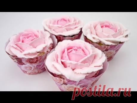 How to pipe beautiful buttercream roses