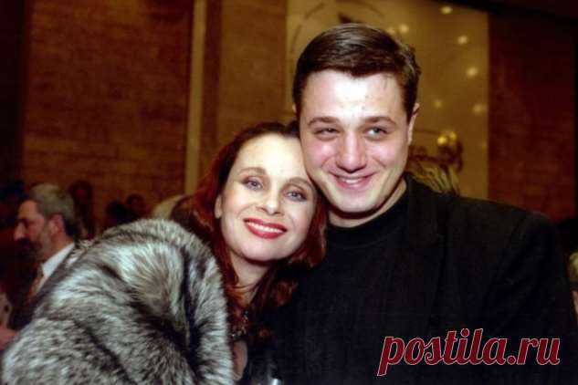 «Она начинала орать, а я боялся ее до судорог»: Сын Любови Полищук Алексей Макаров рассказал об отношениях с матерью | Люблю Себя