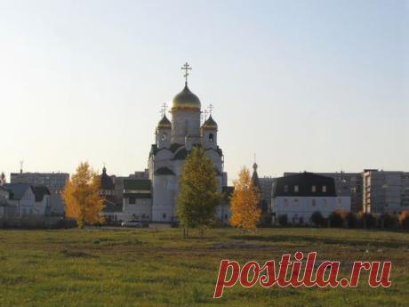 Осень. Храм Иоанна Богослова. Алтай. Барнаул