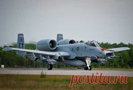 Американский штурмовик A-10 Thunderbolt II (A-10 Тандерболт II)