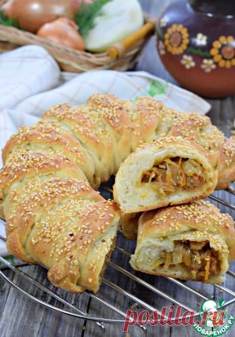 Пирог луковый с квашеной капустой – кулинарный рецепт
