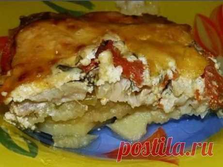 Картофельная запеканка с рыбой, приготовленная в духовке