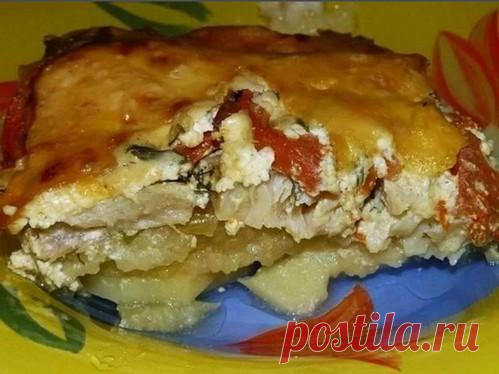 Картофельная запеканка с рыбой, приготовленная в духовке