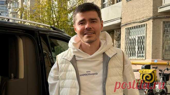 На бизнес-тренера Аяза Шабутдинова написали еще одно заявление. Житель Москвы подал заявление на бизнес-тренера Аяза Шабутдинова с обвинением в мошенничестве на сумму в 1,6 млн рублей. Об этом сообщает издание Baza. "29-летний Виктор Голованов посмотрел видео Шабутдинова и захотел открыть свой ...