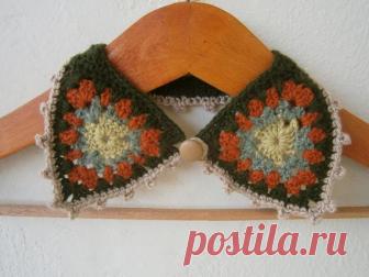 Crochet Collar Necklace Granny Square in Gree Crochet Collar Necklace Granny Square in Green, Brick, Biege  #Crochet Coat #Crochet Blouse #Crochet Granny #Crochet Motif #Crochet Clothes #Crochet Stitches #Crochet Collar Pattern #Crochet Square Patterns #Crochet Designs