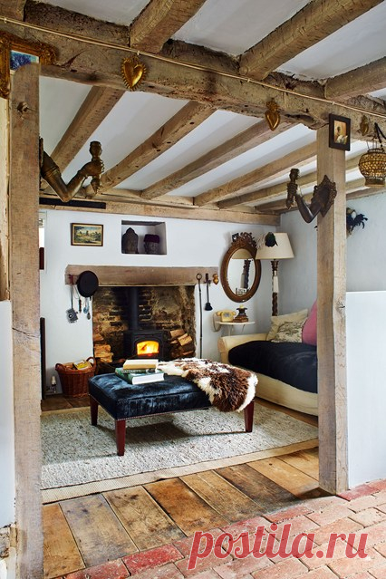 Cosy Snug - Sussex farmhouse - Real Homes (houseandgarden.co.uk)