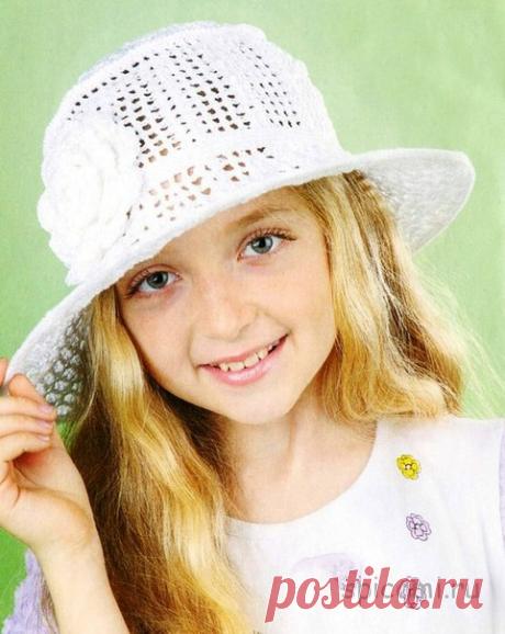 Подборка 3.
Вязаные детские шляпки, шапочки, панамки. 6 моделей.
Описание в комментариях к фото.