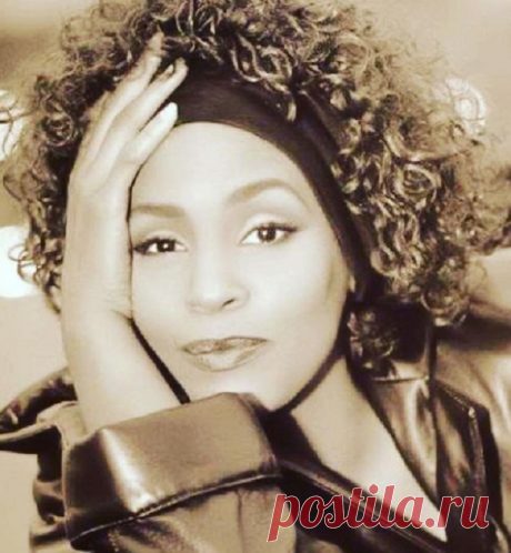 55 лет со дня рождения Уитни Хьюстон: жизнь и трагическая смерть яркой артистки