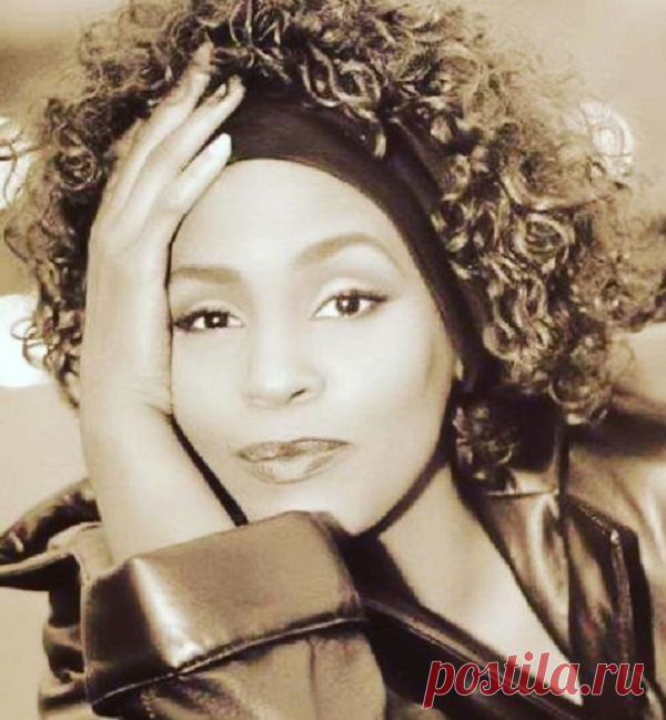 55 лет со дня рождения Уитни Хьюстон: жизнь и трагическая смерть яркой артистки