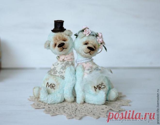 Шьем свадебную пару мишек «Вместе навсегда» Со слов автора. У нас в семье уже стало традицией, что на свадьбу, кроме денежного подарка, мы дарим пару мишек (или пару заек) под кодовым названием «Вместе навсегда».
Такой подарок всегда вызывает п...
