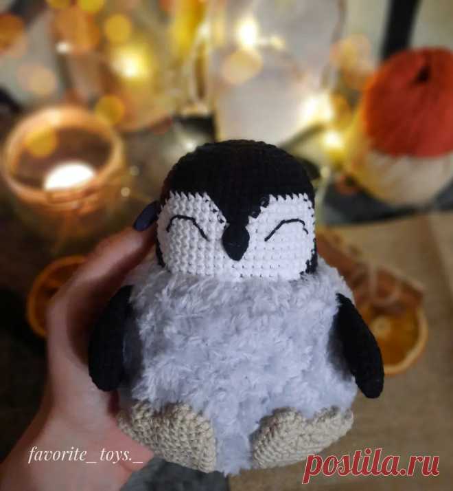 PDF Пингвинчик Пупи крючком. FREE crochet pattern; Аmigurumi toy patterns. Амигуруми схемы и описания на русском. Вязаные игрушки и поделки своими руками #amimore - плюшевый пингвин, пингвинята из плюшевой пряжи, пингвинчик, пингвинёнок.