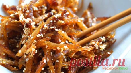 Панчан из вяленой рыбы - РецептовРека Статья написана для Осеннего Марафона Красоты. Вы что думаете, что в Корее только маски для лица хорошие? Ничего подобного! Корейская кухня ничуть не хуже! Например, корейские закуски и соленья давно заняли свою нишу популярности у любителей. Причем готовится все достаточно просто, а блюда получаются вкусными, сочными, острыми и очень ароматными. Ну, кто не знает хотя бы морковь по-корейски? Кроме моркови в корейской кухне полно разных...