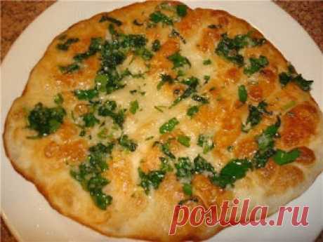 Готовим вкусно: Лепешки с зеленью и чесноком
