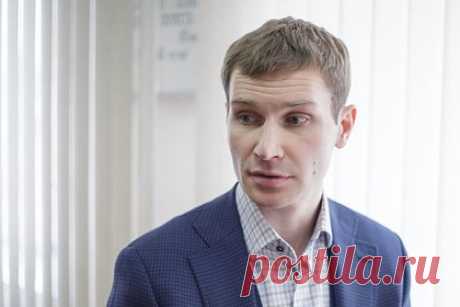 Спектакль со звездой «Реальных пацанов» отменили в российском городе. В Тюмени решили отменить спектакль с участием российского актера Николая Наумова, исполнившего главную роль в сериале «Реальные пацаны». Спектакль «Большой куш», в котором Наумов исполняет главную роль, должен был состояться 13 марта. Причиной отмены стала низкая продаваемость билетов.