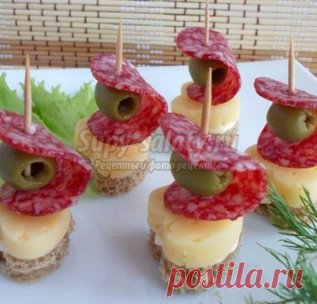 КАНАПЕ С СЕРВЕЛАТОМ