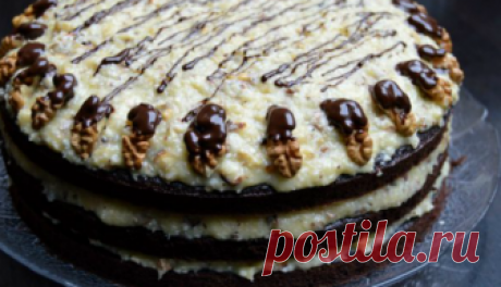 Хочу поделиться простым рецептом невероятно вкусного торта со сгущенкой, который я пеку по большим праздникам.
