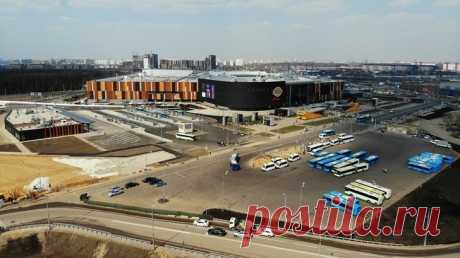 В новой Москве открыли ТПУ «Саларьево» Транспортно-пересадочный узел (ТПУ) «Саларьево» и прилегающие к нему две новые дороги открыли на территории ТиНАО в Москве. Это один из крупнейших
