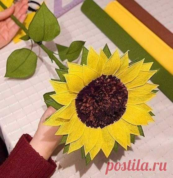 Букет цветов подсолнуха из гофрированной бумаги