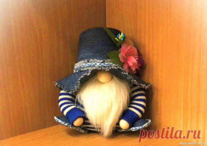 Гном без шитья | Разнообразные игрушки ручной работы Чудесный гномик без шитья.Гном в тельняшке и в джинсовой шляпе. Техника 