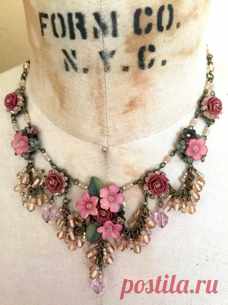PRETTY ROSE PINK vintage style hand beaded necklace by Colleen | Etsy