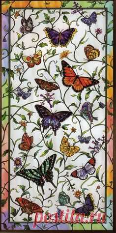 Фото Витраж в виде бабочек, порхающих над цветами