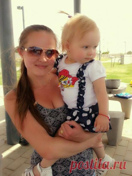 А это наша сказочка ,маленькая очаровашка-правнучка Миечка с мамочкой.