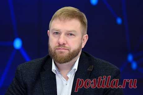 В России оценили запреты YouTube оспаривать итоги выборов. Первый заместитель председателя Комиссии по развитию информационного общества, СМИ и массовых коммуникаций Общественной палаты России Александр Малькевич прокомментировал новость о том, что YouTube запретил контент, в котором оспариваются итоги выборов в некоторых странах.