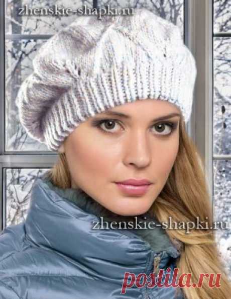 Женский вязаный берет с листочками