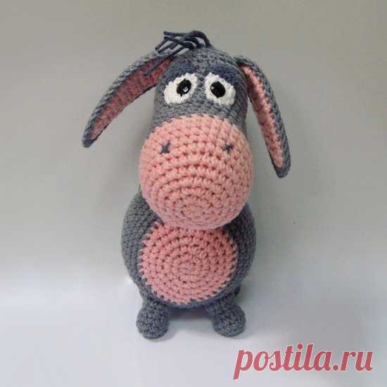 PDF Ослик Иа крючком. FREE crochet pattern; Аmigurumi animal patterns. Амигуруми схемы и описания на русском. Вязаные игрушки и поделки своими руками #amimore - Ослик Иа из советского мультфильма про Винни Пуха, осёл, Союзмультфильм.