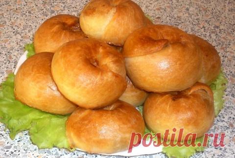 Пирожки «Слоистые» — рецепт дорогой бабушки. Читать далее...