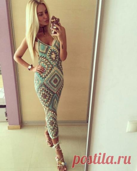 Платье из квадратных мотивов