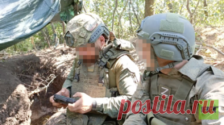 «Если враг попрёт, я никуда не побегу»: как работает аэроразведка 95-го полка ДНР. Они не выбирали карьеру военных, а в мирной жизни были успешны. Но они добровольно или по повестке ушли воевать и стали 95-м полком Народной милиции ДНР. Репортаж корреспондента RT — о воздушных разведчиках полка. Читать далее