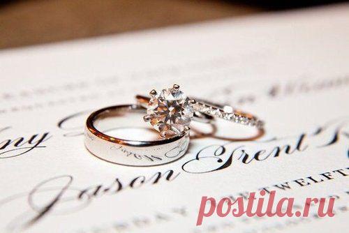 Настоящий мужчина входит в твою жизнь и, несмотря на ссоры и проблемы, остается в ней навсегда.
А все остальные - сквозняки.