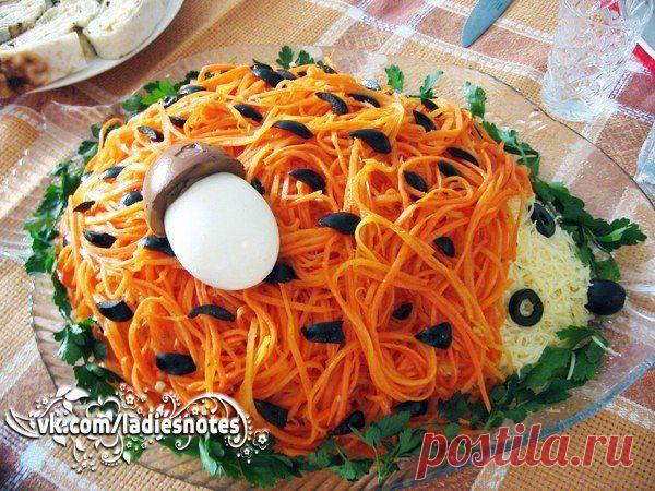 Салат "Ёжик" с корейской морковью.