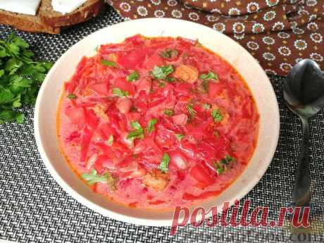Рецепт: Борщ со свининой, консервированной фасолью и сметаной на RussianFood.com