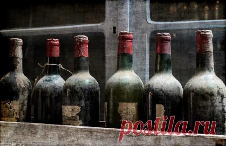 Французские виноделы обнаружили в Шампани клад игристого 120-летней давности | В мире