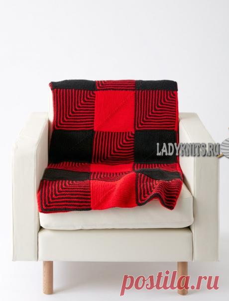 Вязаное спицами покрывало из квадратов