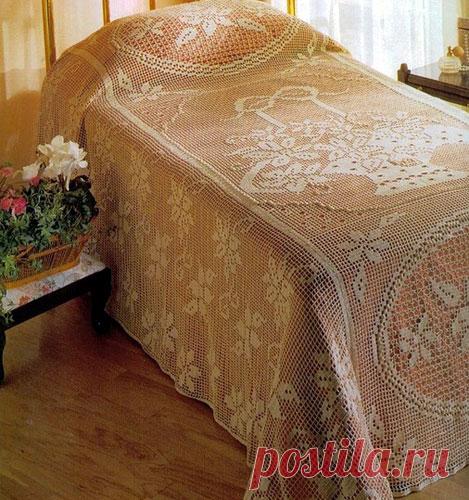 Покрывало с цветочной корзинкой Филейное покрывало с цветочной корзинкой в центре. Схема вязания крючком